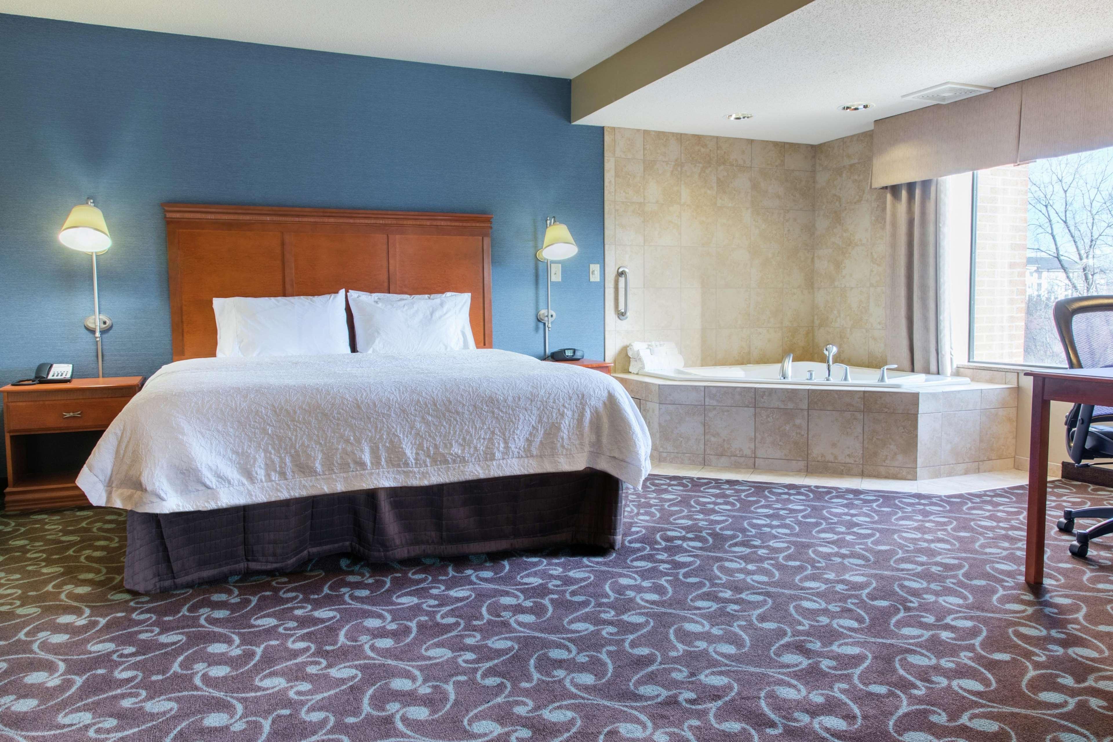Hampton Inn & Suites Chicago Deer Park Exterior photo