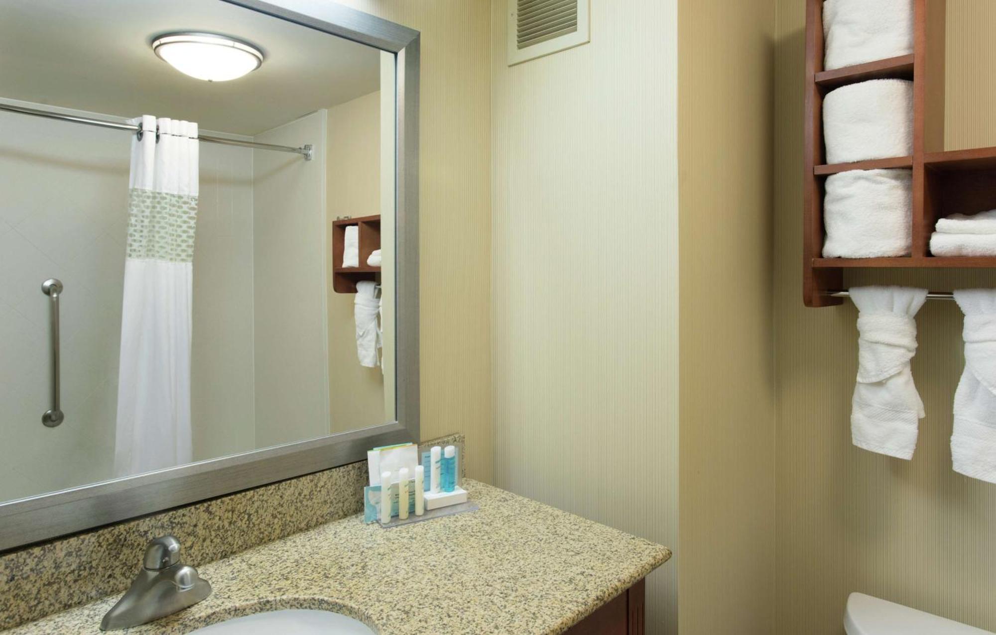 Hampton Inn & Suites Chicago Deer Park Exterior photo