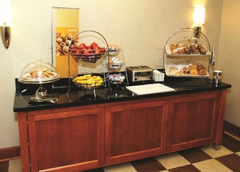 Hampton Inn & Suites Chicago Deer Park Exterior photo